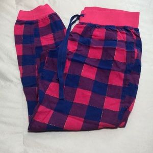 Pajama pants with fun checkered pattern!